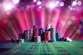 Layar permainan slot Yggdrasil menampilkan gulungan, kontrol taruhan, dan tombol putar di platform ombak toto
